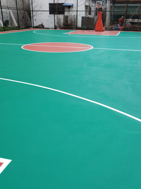辽阳 球场长期使用易出现地面开裂